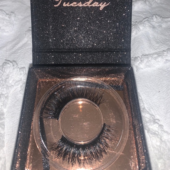 Lashes - Picture 2 of 2